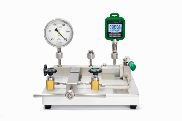HS728 Hydraulic Comparator