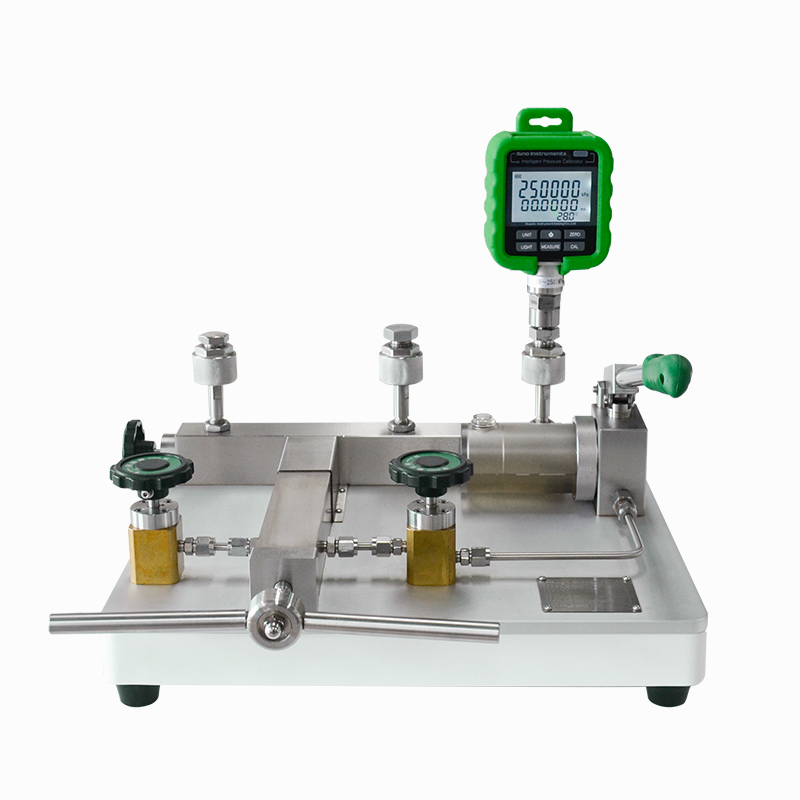 HS706 Hydraulic Comparator