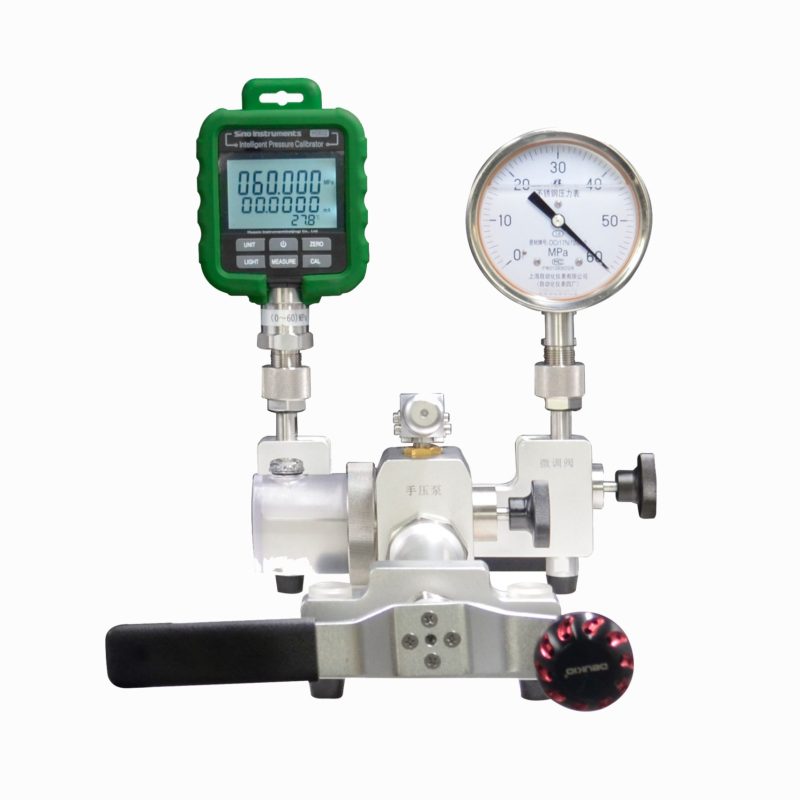 HS705 Hydraulic Comparator